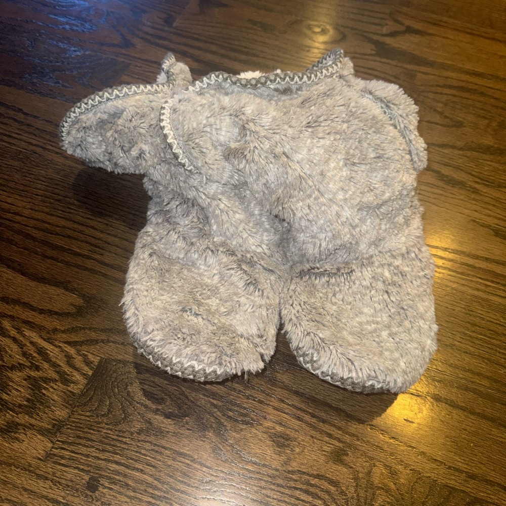 Dearfoams Gray Fuzzy Slippers
